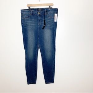 NWT Liverpool the Hi-Rise Denim Legging